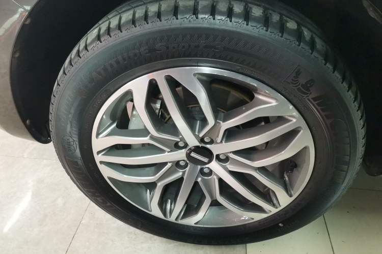 Used Wey VV5 2019 Upgraded Model 2.0T Two-Wheel Drive Ultra-Luxury Version China V Standard