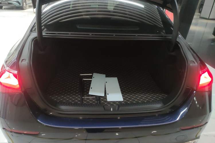 Used Mercedes-Benz E-Class 2024 E 300 L Luxury Model
