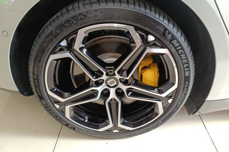 Used  SU7 2024 Rear-Drive Long-Range Intelligent Driving Version
