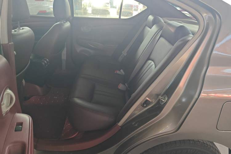 Used Nissan Sunny 2015 1.5XE Manual Comfort Edition
