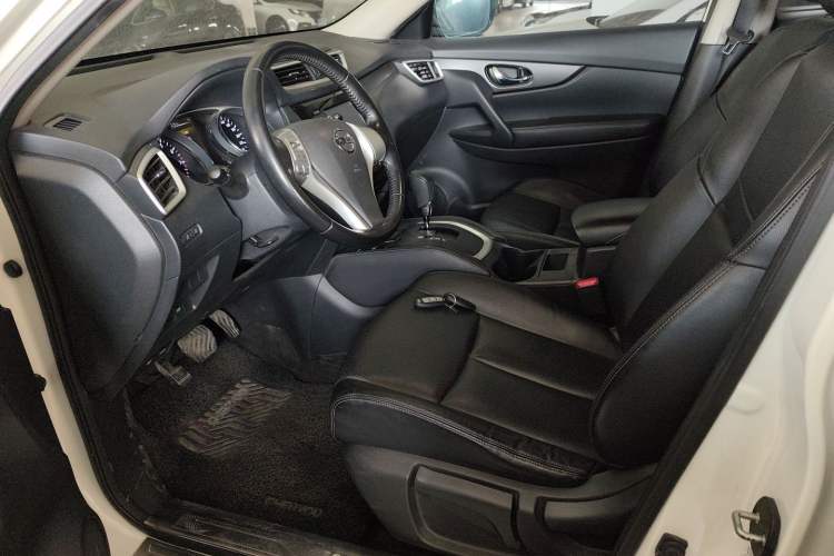 Used Nissan X-Trail 2015 2.0L CVT Comfort MAX Edition 2WD
