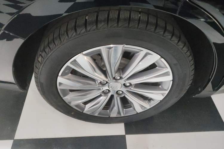 Used Hongqi E-QM5 2023 620km PLUS
