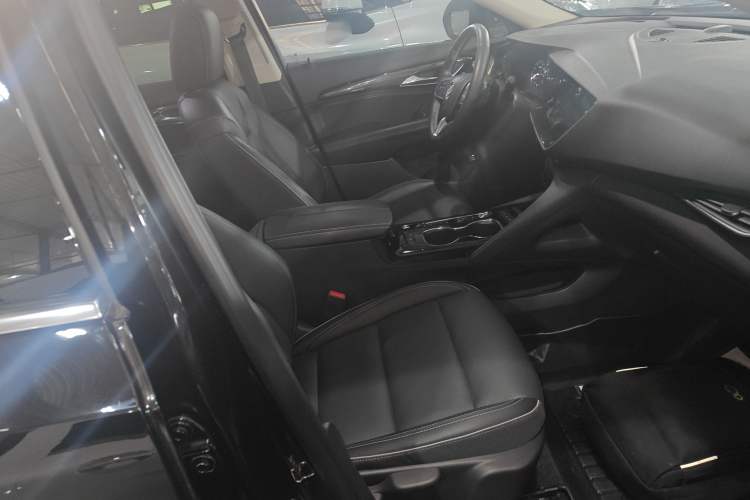 Used Buick Envision 2021 Encore Plus 652T Five-Seat All-Wheel-Drive Luxury Model
