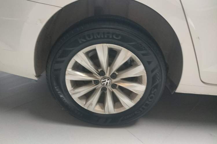 Used Volkswagen Lavida 2023 New Sharp 1.5L Automatic Excellent New Edition
