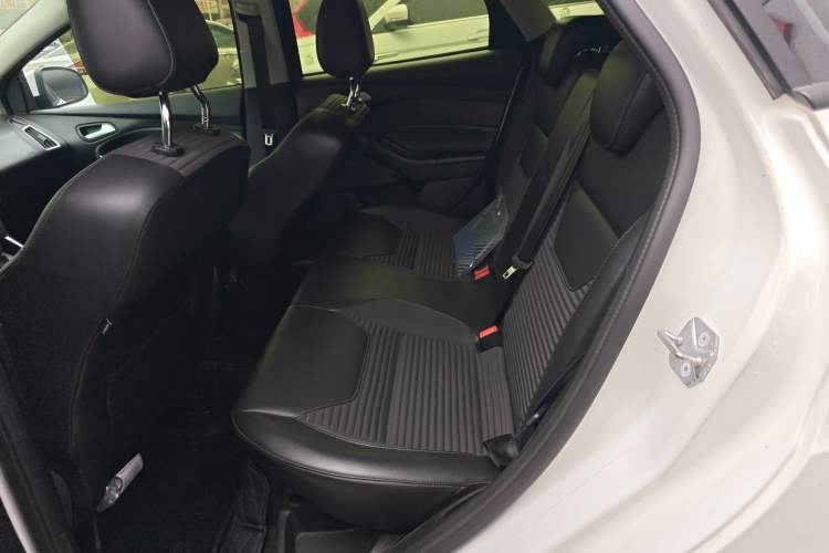 Used Ford Focus 2018 Hatchback Classic 1.6L Automatic Trendy SmartDrive Edition
