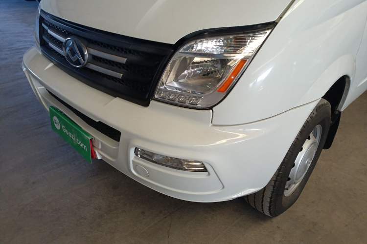 Used SAIC MAXUS Xintu V80 2021 2.0T Manual Classic Aoyuntong Short Wheelbase Mid-Roof 5/6-Seater
