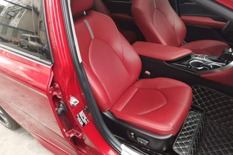 Used Toyota Camry 2019 2.5S FENGSHANG Version China VI Standard
