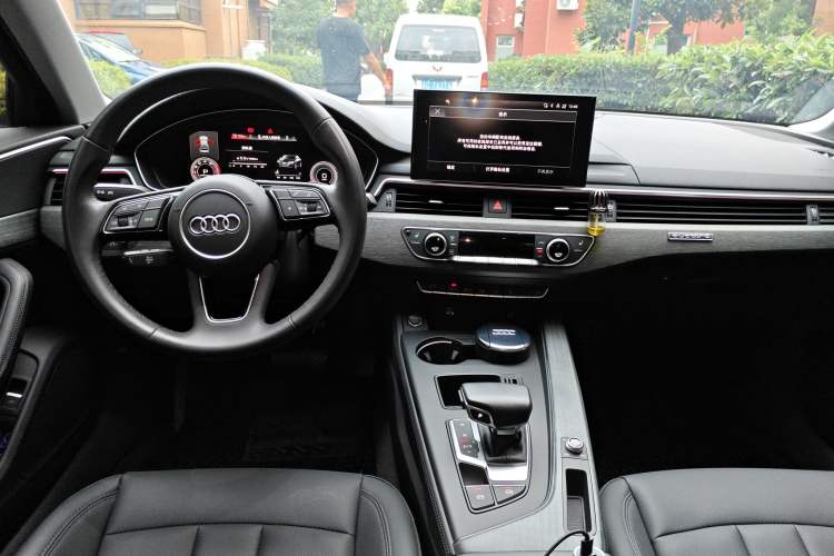 Used Audi A4L 2022 40 TFSI Luxury Prestige Edition
