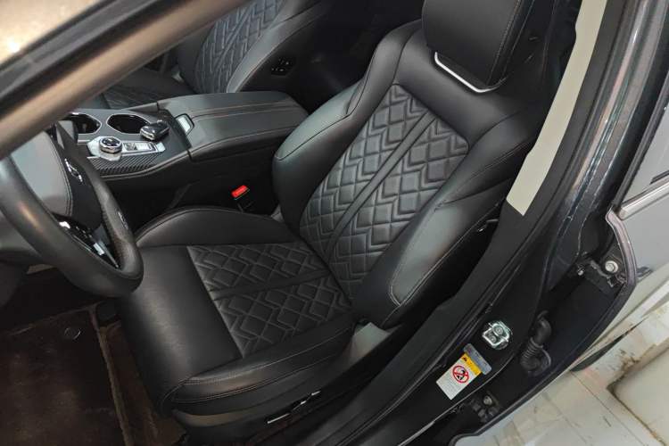 Used Changan UNI-K iDD 2022 Blue Whale iDD 130km 1.5T Prestige Model
