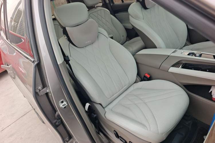 Used Roewe RX9 2023 2.0T Two-Wheel Drive Enjoyment Version
