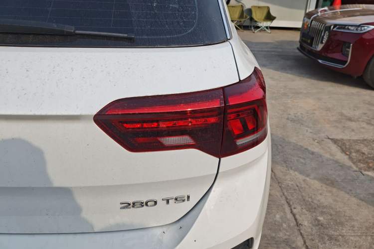 Used Volkswagen T-ROC 2022 280TSI DSG Two-Wheel Drive Elite PLUS
