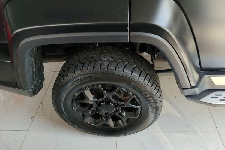 Used Beijing Auto BJ40 2023 2.0D Automatic Four-Wheel Drive Blade Hero Edition Adventurer Type
