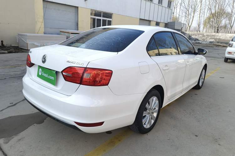 Used Volkswagen Sagitar 2015 1.6L Automatic Comfort Model
