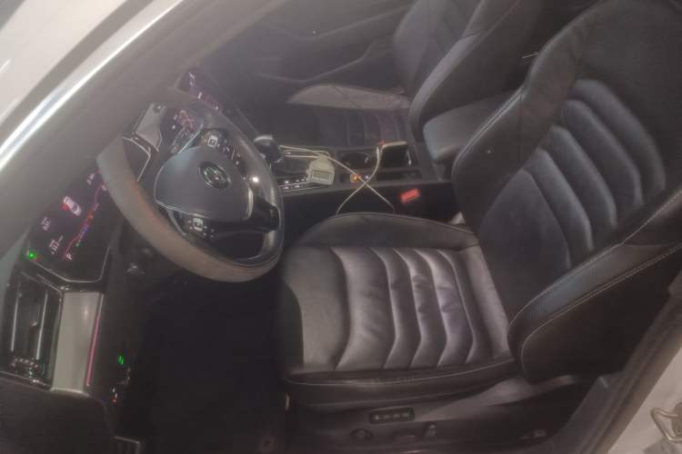 Used Volkswagen FAW-Volkswagen CC 2020 330TSI Glamour Edition China VI Standard
