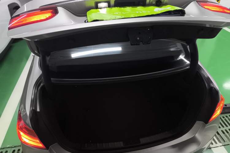 Used BMW 3 Series 2015 320Li Luxury Edition Fashion Model
