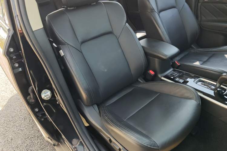 Used Mitsubishi Outlander 2019 2.0L Two-Wheel Drive Comfort Edition 5 Seats China VI Standard