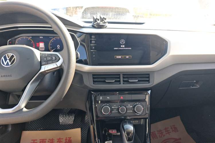 Used Volkswagen Tacqua 2021 200TSI DSG JoyConnect Edition
