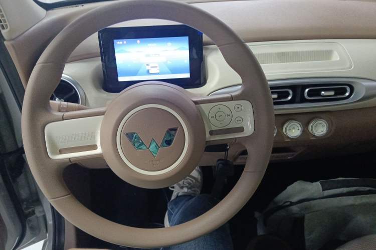 Used Wuling Hongguang MINIEV 2025 Four-Door Version Advanced Edition
