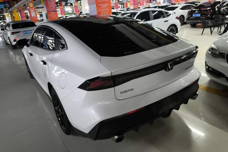 Used Changan UNI-V 2022 1.5T Prestige Version