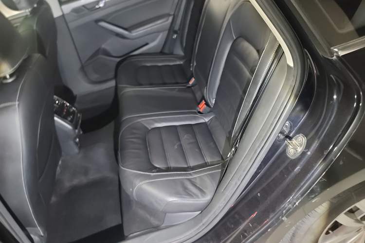 Used Volkswagen Passat 2016 330TSI DSG Luxury Edition
