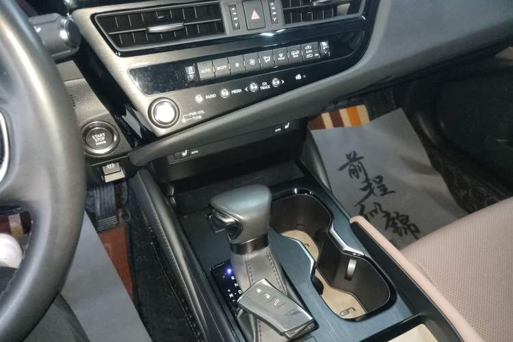 Used Lexus ES 2022 200 Excellence Edition
