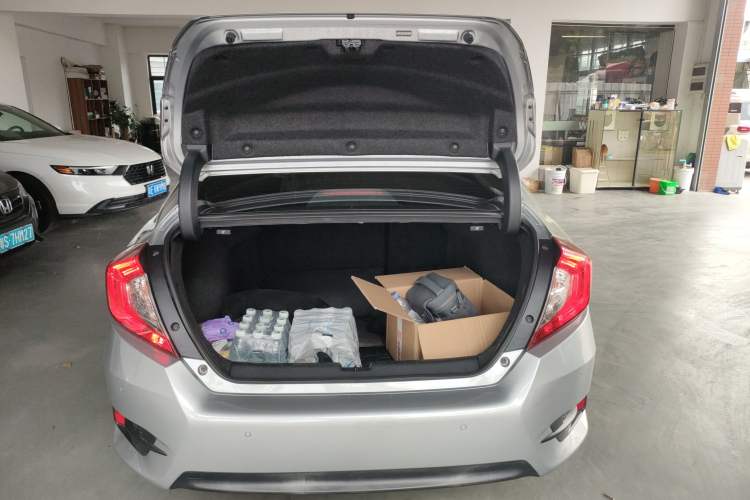 Used Honda Civic 2016 220TURBO CVT Prestige Edition
