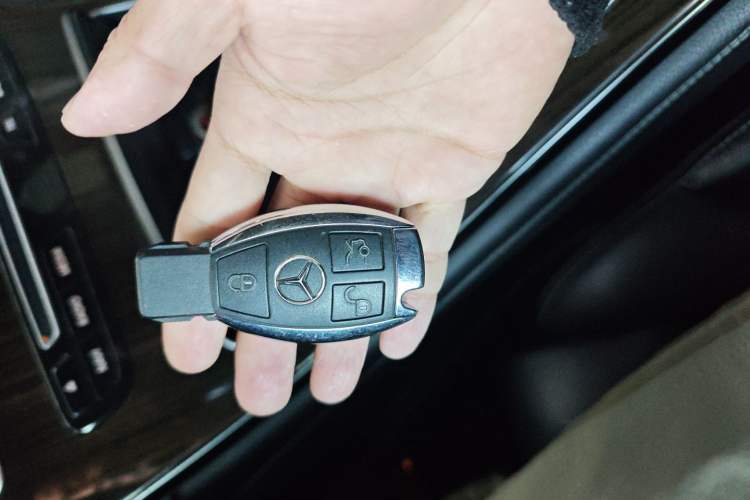 Used Mercedes-Benz GLC 2018 GLC 260 4MATIC Luxury Model
