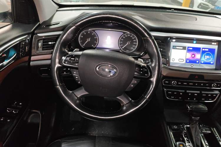 Used GAC Trumpchi GS8 2017 320T Two-Wheel Drive Luxury Smart Connectivity Version (7 Seats)
