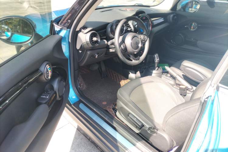 Used  MINI 2019 1.5T ONE PLUS
