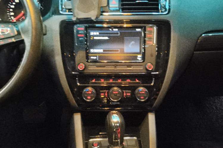 Used Volkswagen Sagitar 2017 230TSI Automatic Luxury Edition