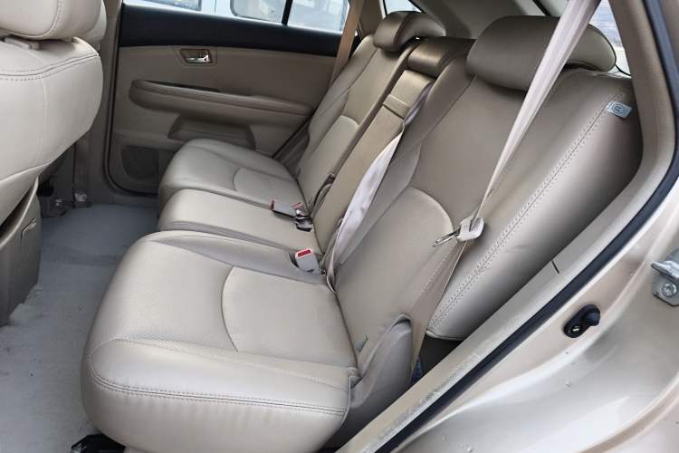 Used BYD S6 2013 Platinum Edition 2.4L Automatic Luxury Model
