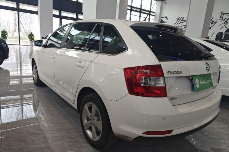 Used Skoda Rapid Spaceback 2016 1.6L Manual Trend Edition