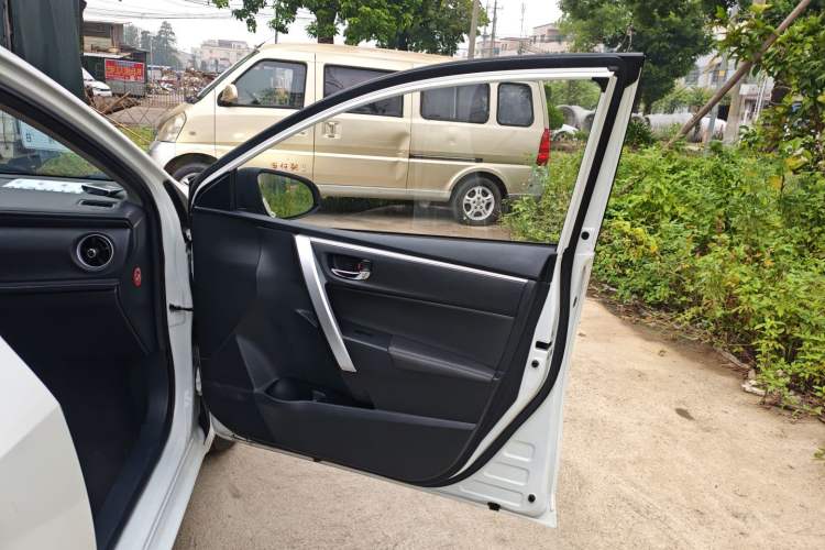 Used Toyota Levin 2017 Revised Dual-Engine 1.8H GS-L E-CVT Leading Edition China V Standard
