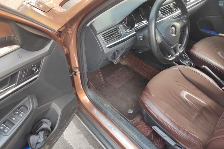 Used Volkswagen C-TREK 2017 1.6L Automatic Comfort Model
