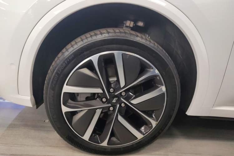 Used Li Auto L8 2023 Pro Model
