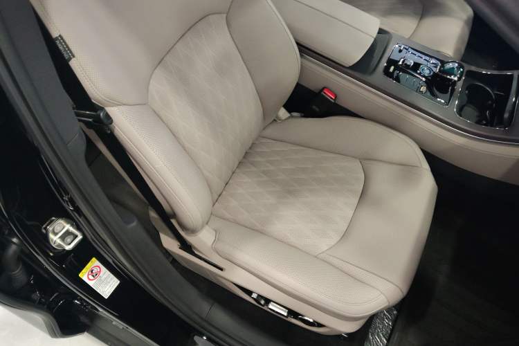 Used BYD Han 2025 EV with 701 km of Laser Radar-Enabled Intelligent Driving
