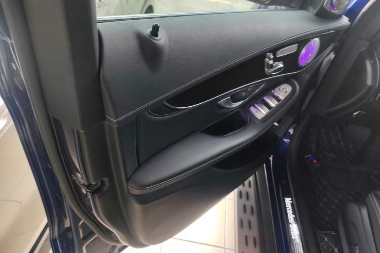 Used Mercedes-Benz GLC 2018 GLC 260 4MATIC Luxury Model
