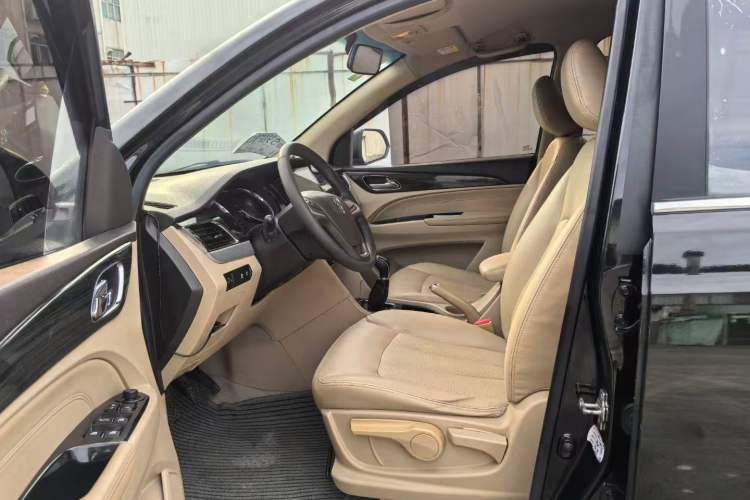 Used Baojun 730 2016 1.5L Manual Comfort Version 7 Seats China V Emission Standard
