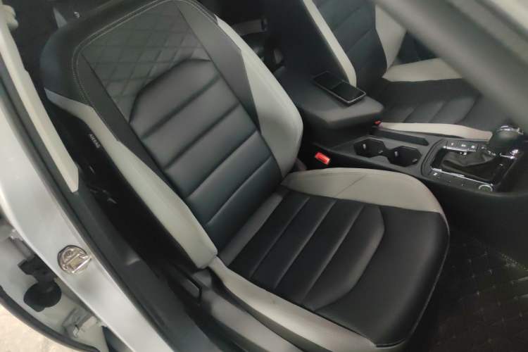 Used Volkswagen Bora 2023 300TSI DSG Prestige Edition
