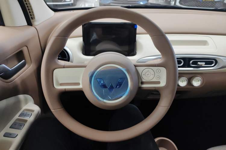 Used Wuling Hongguang MINIEV 2025 Four-Door Version Advanced Edition
