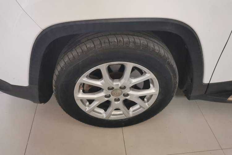 Used  Cherokee 2016 2.4L Leading Edition