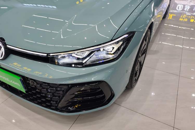 Used Volkswagen Passat 2025 Pro 380TSI Starry Dragon Luxury Edition
