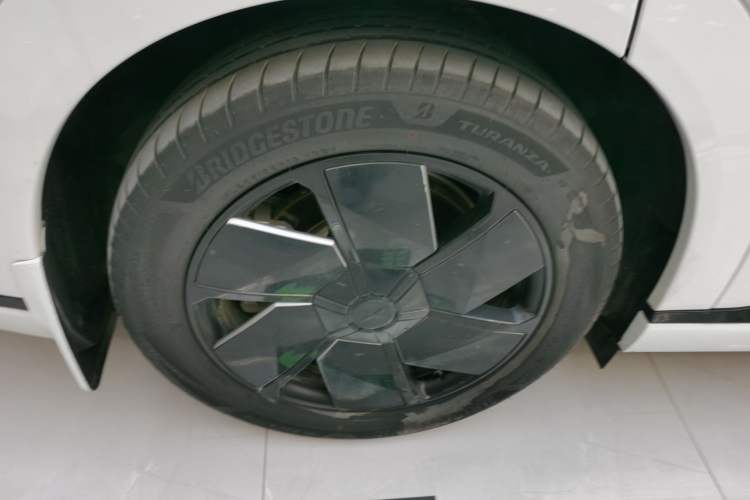 Used XPeng X9 2024 640 All-Wheel Drive High-Performance Max
