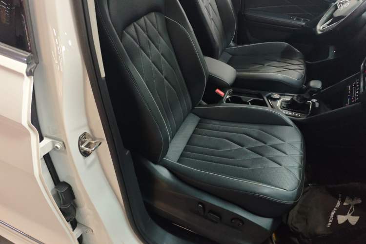 Used Volkswagen Tiguan L 2023 Facelifted 380TSI Automatic All-Wheel Drive R-Line Plus Version 7-Seater