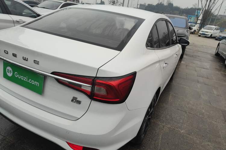 Used Roewe i5 2020 1.5L Automatic 4G Connect Luxury Flagship Edition
