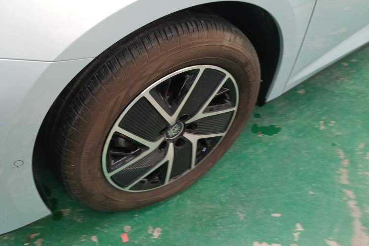 Used BYD Qin L 2025 DM-i Smart Drive 120KM Superior Model