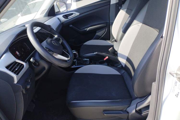 Used Volkswagen Tacqua 2021 200TSI DSG JoyConnect Edition