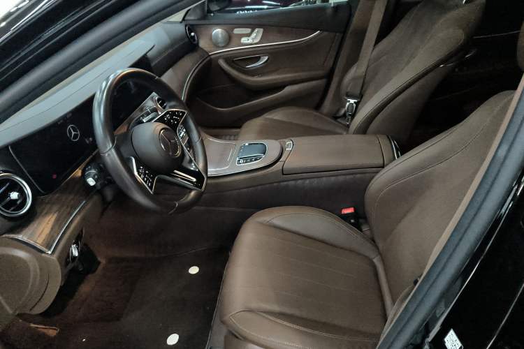 Used Mercedes-Benz E-Class 2023 Updated E 300 L Fashion Edition
