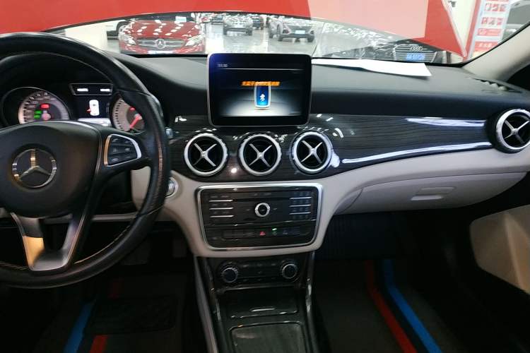 Used Mercedes-Benz GLA 2016 GLA 200 Fashion Model