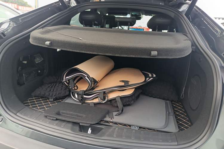 Used  SL03 2023 200Max Range-Extended Version
